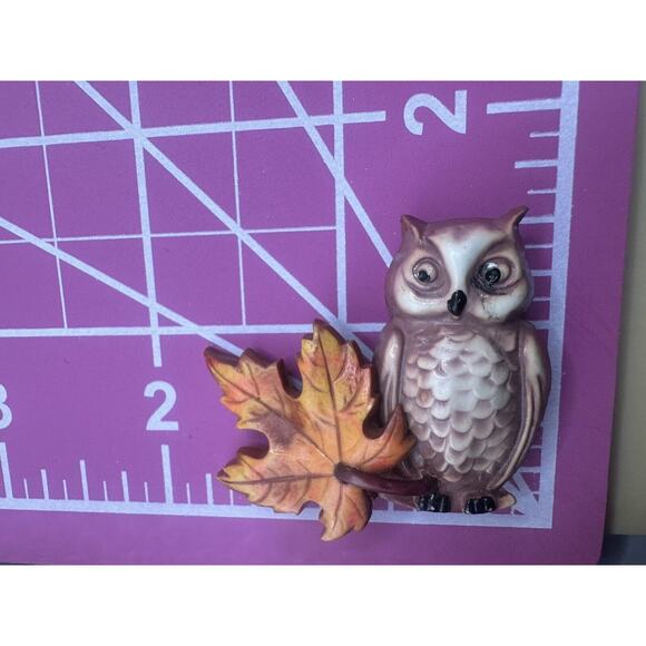 Vintage 1940s Celluloid Owl Pin Layered 3D Brooch‎ Quirky Jewelry Autumn Leaf - Picture 7 of 8